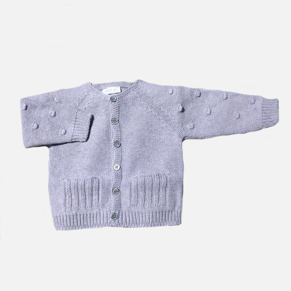 fgraue Baby Strickjacke aus Baumwolle von Wedoble auf Gukys.com